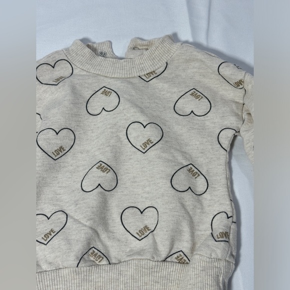 Baby Girl 2 pc Heart Love Jogger Set Sweatsuit Pants Shirt Top Sz 3-6 Mos - Picture 7 of 9
